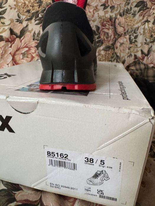 Bocanci de protecție UVEX – Calitate superioară și confort garantat