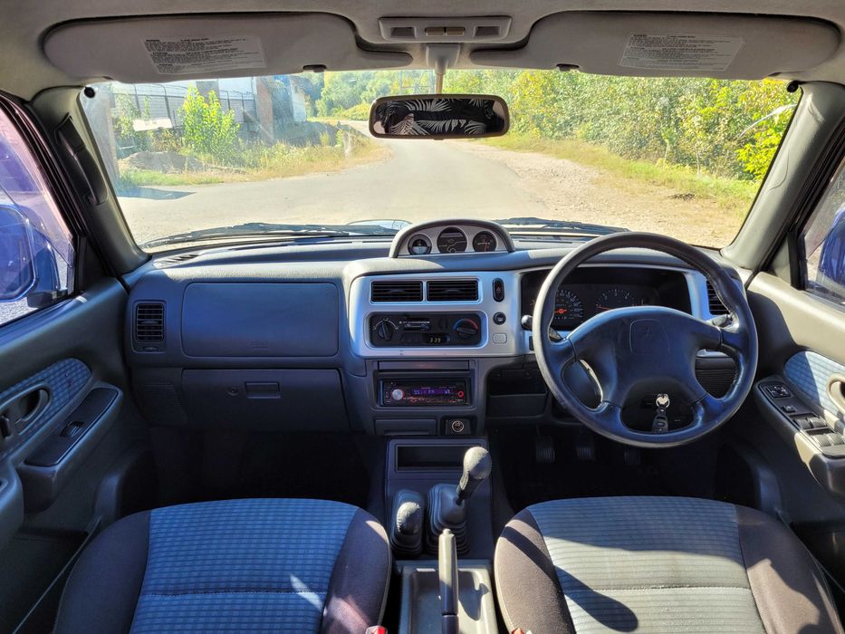 Mitsubishi L200 2.5 Diesel 4x4 CU TROLIU din 2000, volan pe dreapta