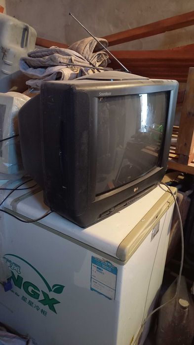 Продам телевизор