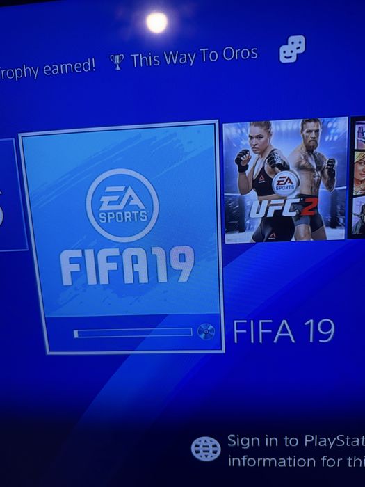 Playstation 4  cu o maneta si 2 jocuri