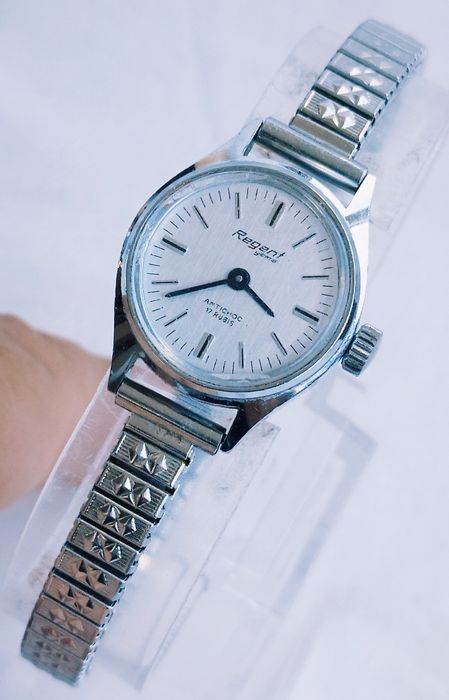 Ceas de damă Regency by Yema vintage mecanic, 17 Rubine, anii 1970.