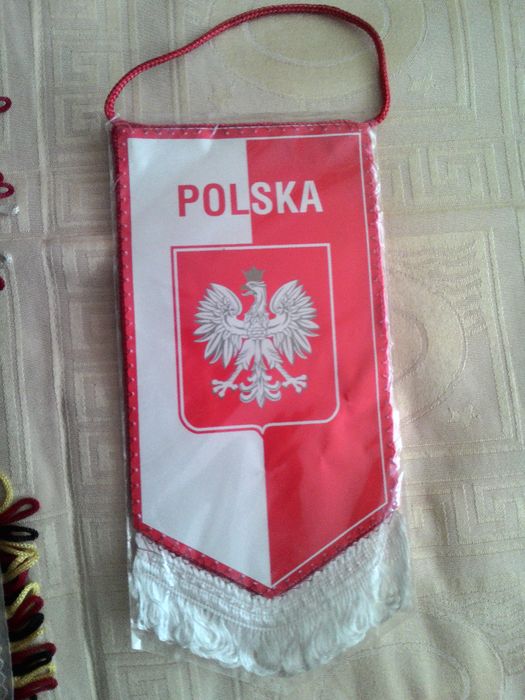 Флагове на Полша, Холандия ,България, УЕФА, Белгия и шал на ТОРИНО