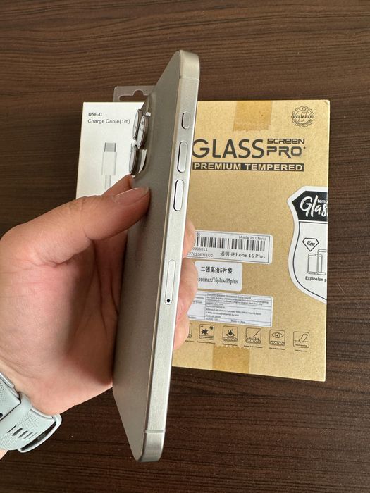 iPhone 15 Pro Max Natural Titan, 512Gb, ca nou