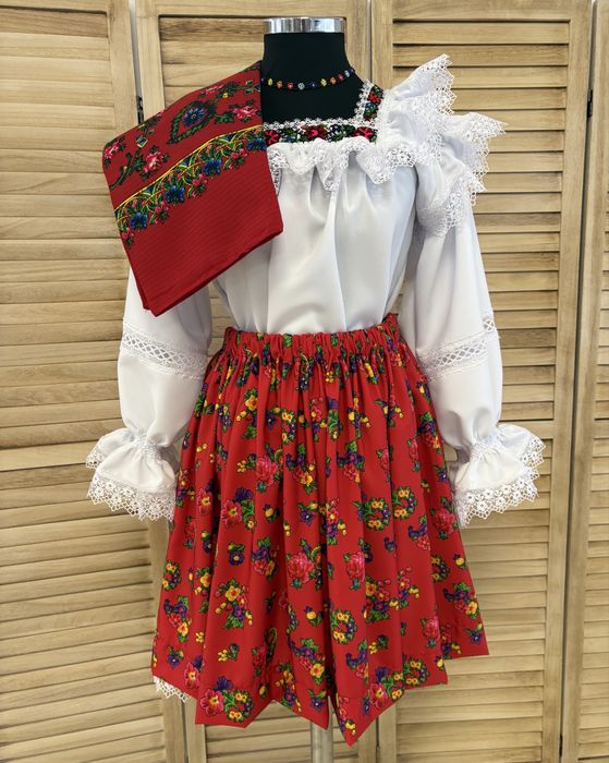 Costum traditional/popular pentru femei de Maramures