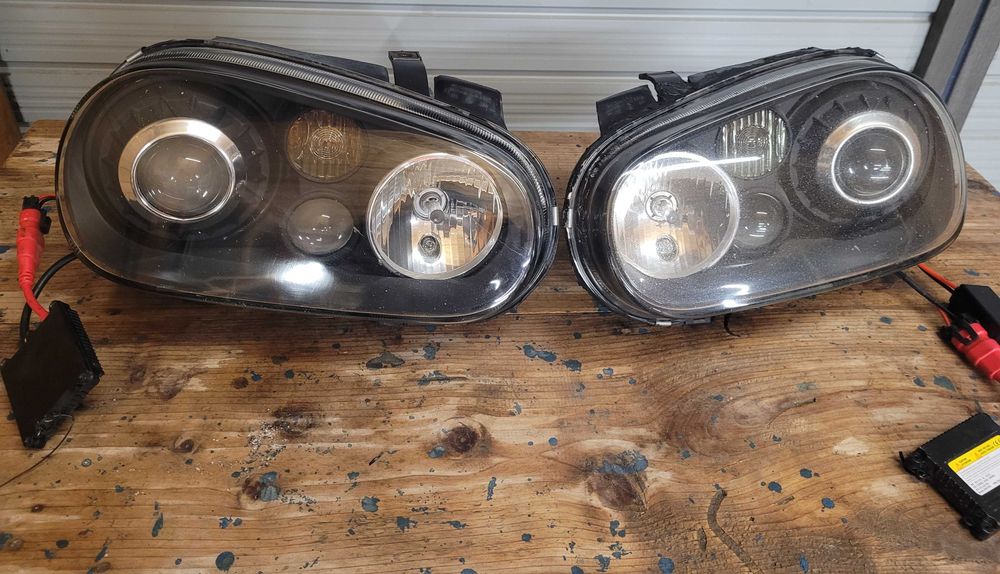 Set faruri sport VW Golf 4 cu lupa fundal negru Depo