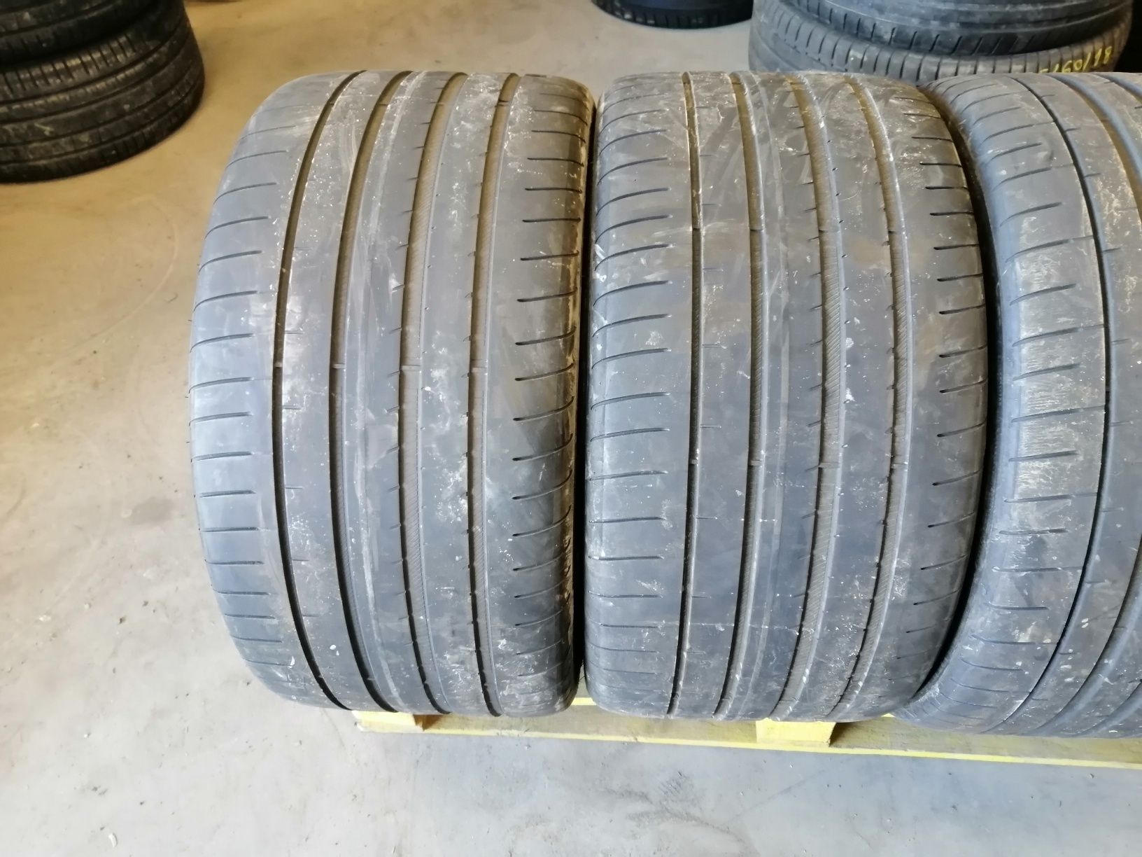 Спорт пакет Летни гуми 265/35/21 и 305/30/21 Good&Year (2024)