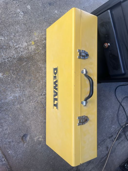 Къртач DeWALT 2500W 110V