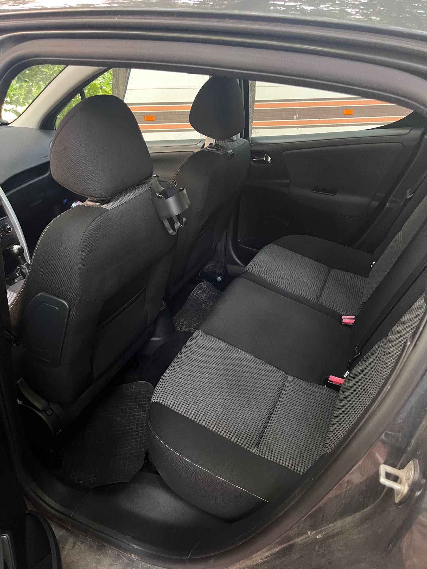 Продавам Peugeot 207