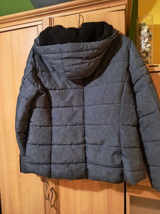 Дамско спортно яке