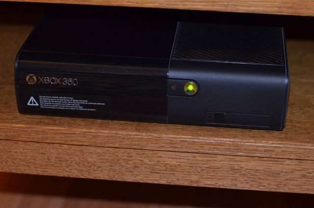 Consola Microsoft Xbox 360 E 250GB