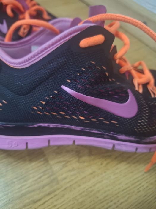 Vând adidași Nike marime 38.5