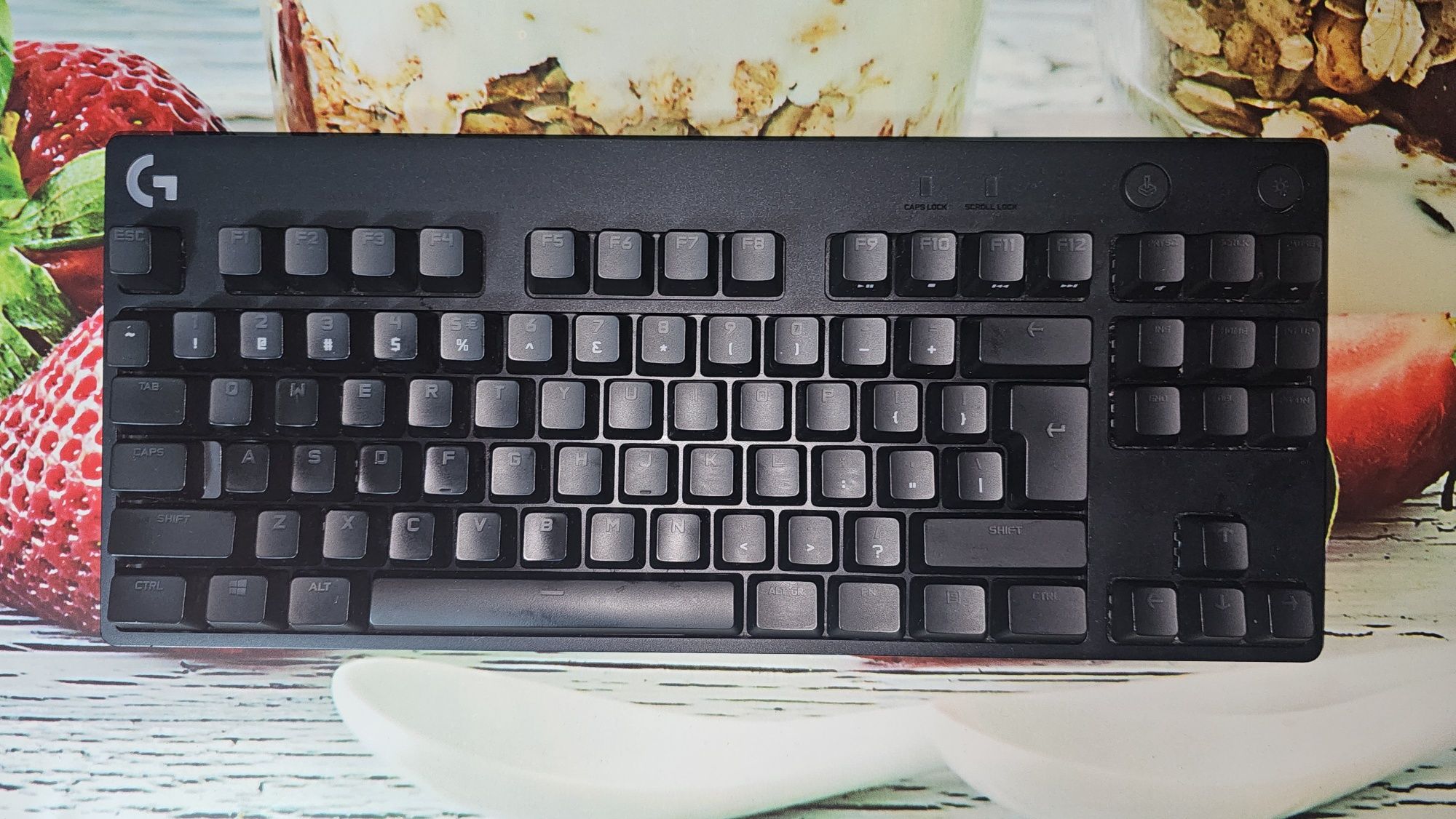 Logitech G Pro TKL (blue switches)