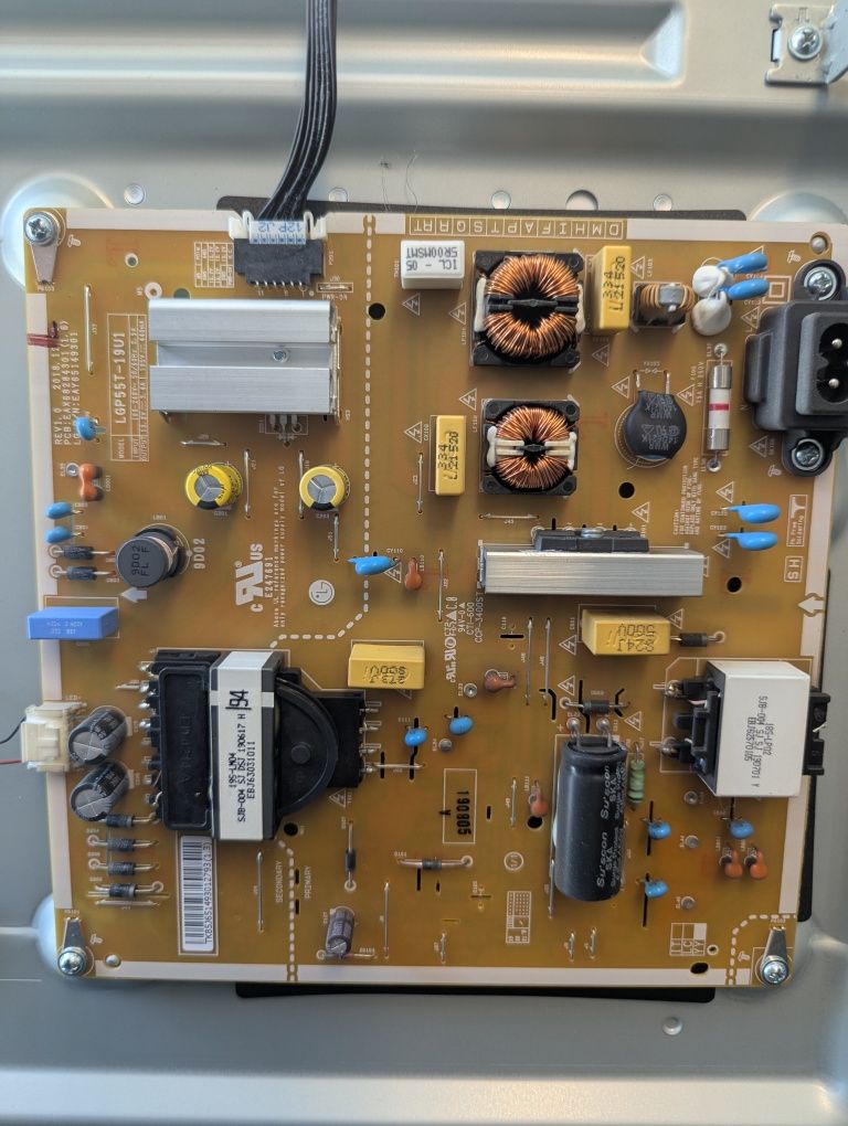 LG 55UM7450PLA със счупен екран