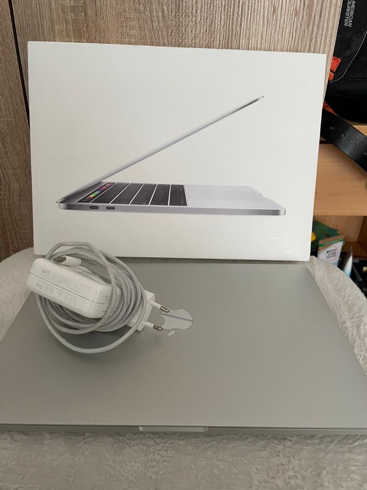 Macbook pro 13.3”