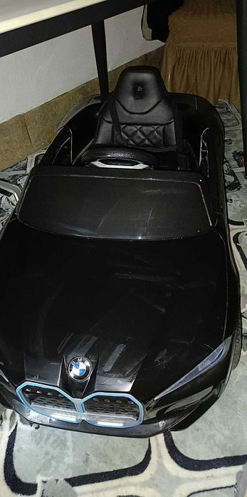 Vând mașină electrică