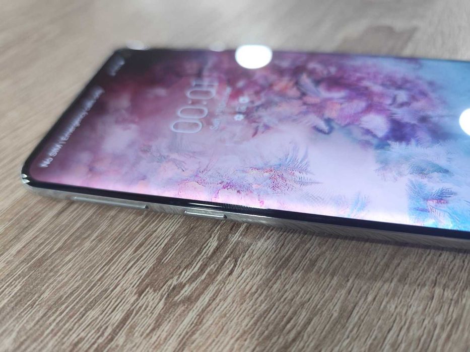 Мобилен Телефон  Samsung S10