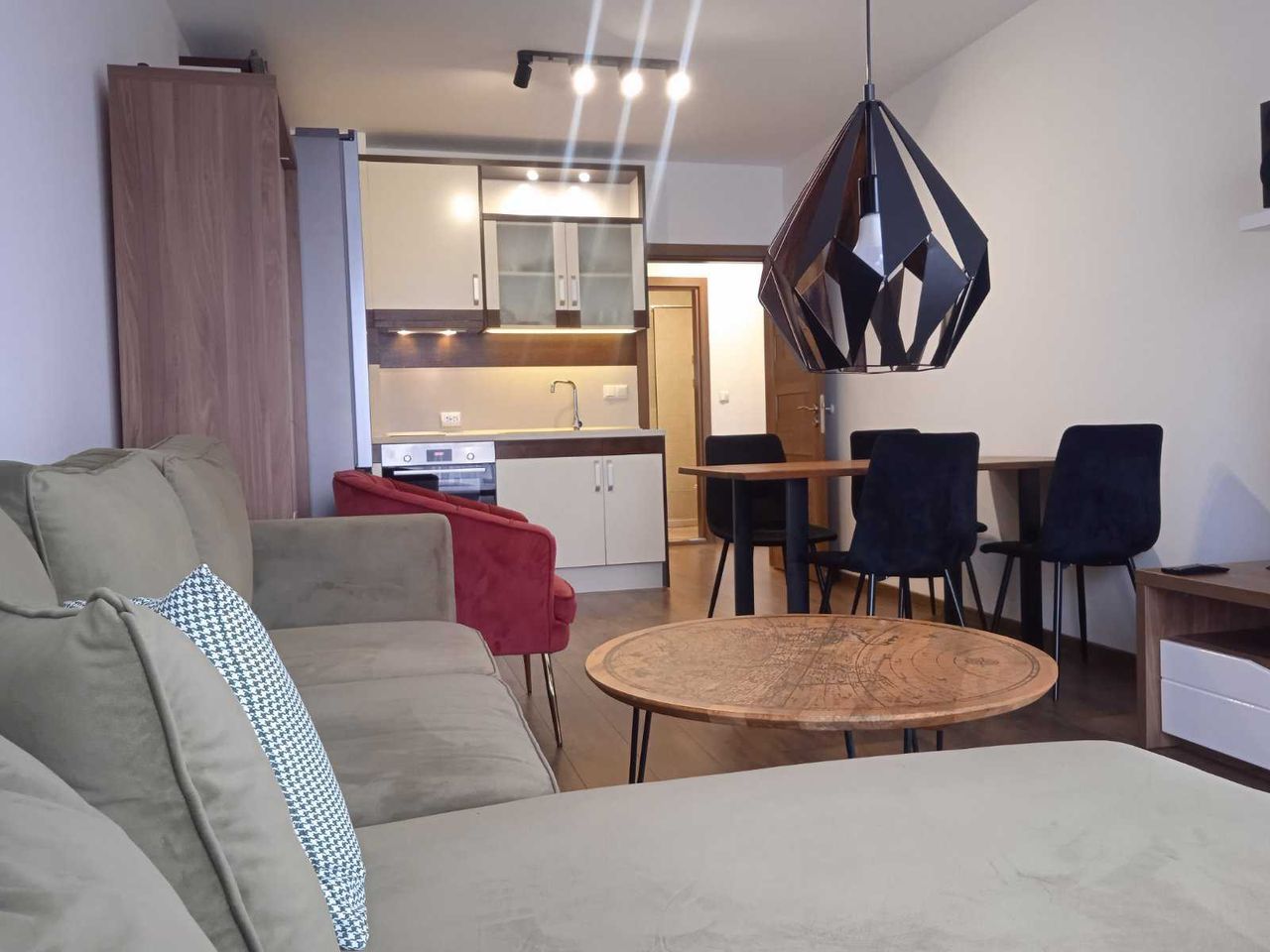 Продава се Двустаен апартамент в Варна, Лятно кино Тракия - 89 кв.м за 1146 €/кв.м - Снимка #12