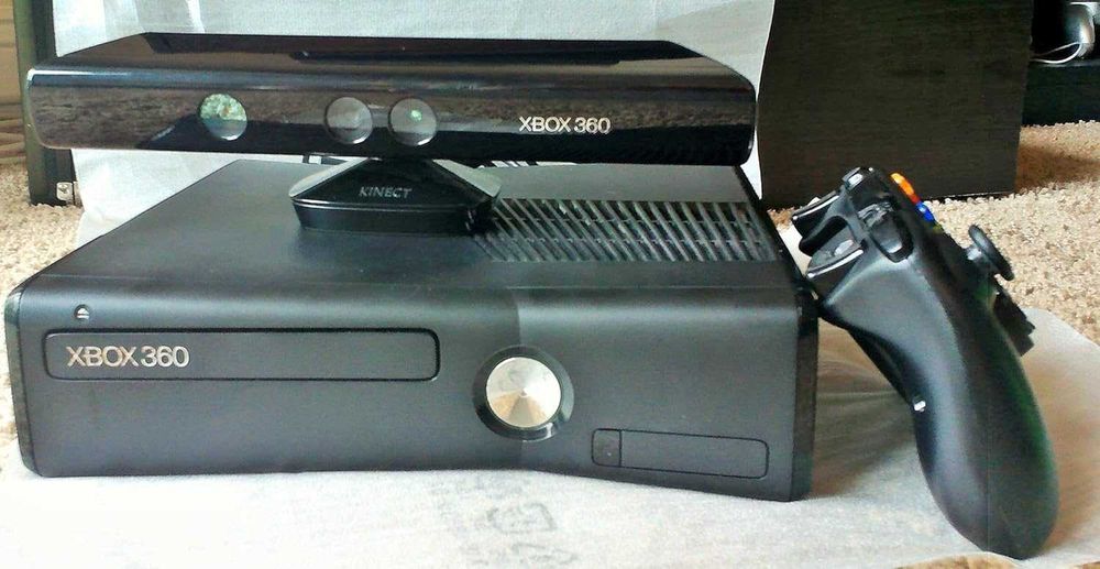 Xbox 360 Slim 250GB HDD Senzor Kinect  90 Jocuri Instalate