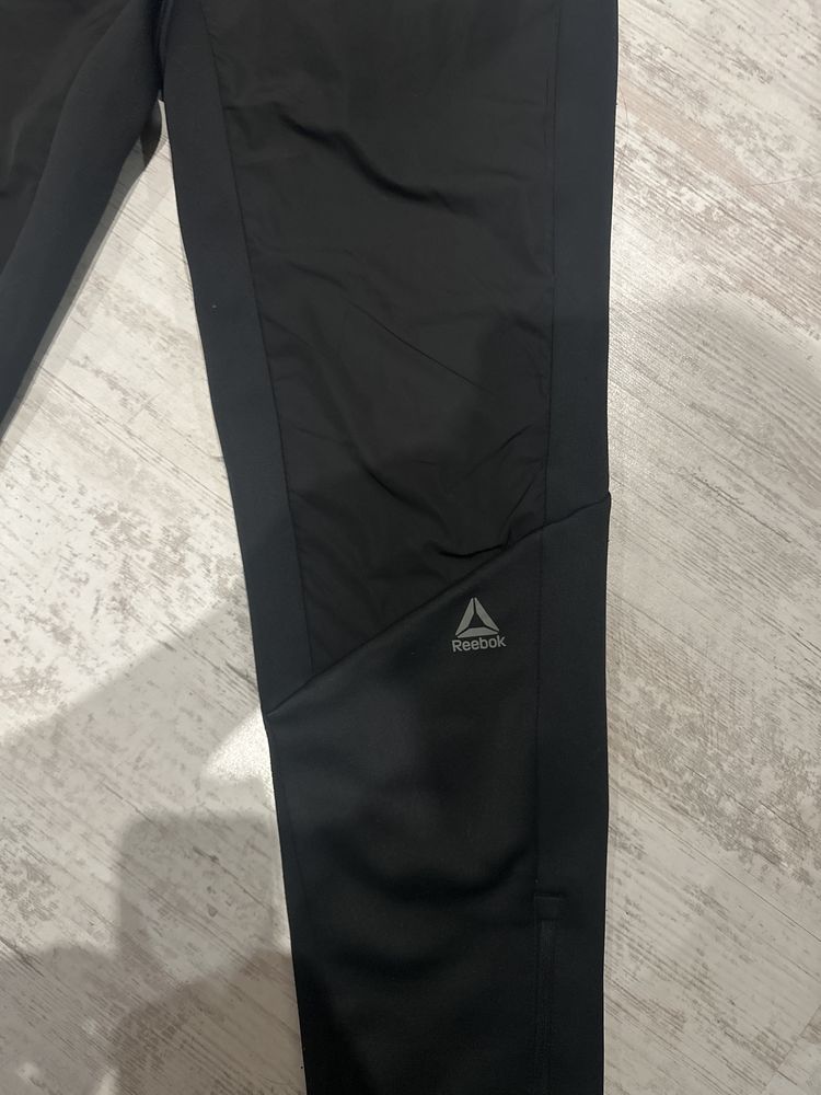 Спортно долнище  reebok