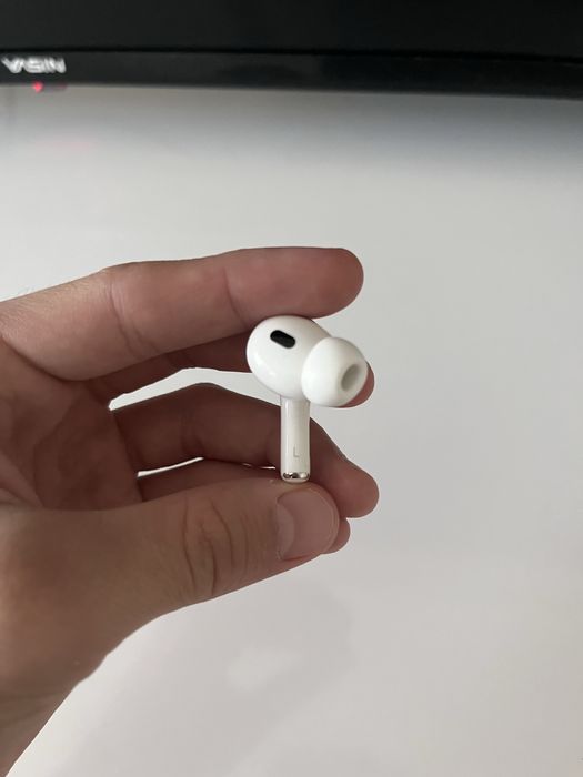 Air pods 2 pro левое ухо