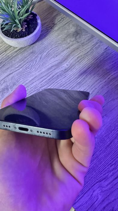 iPhone 12 – stare foarte bună, 82% sănătatea bateriei