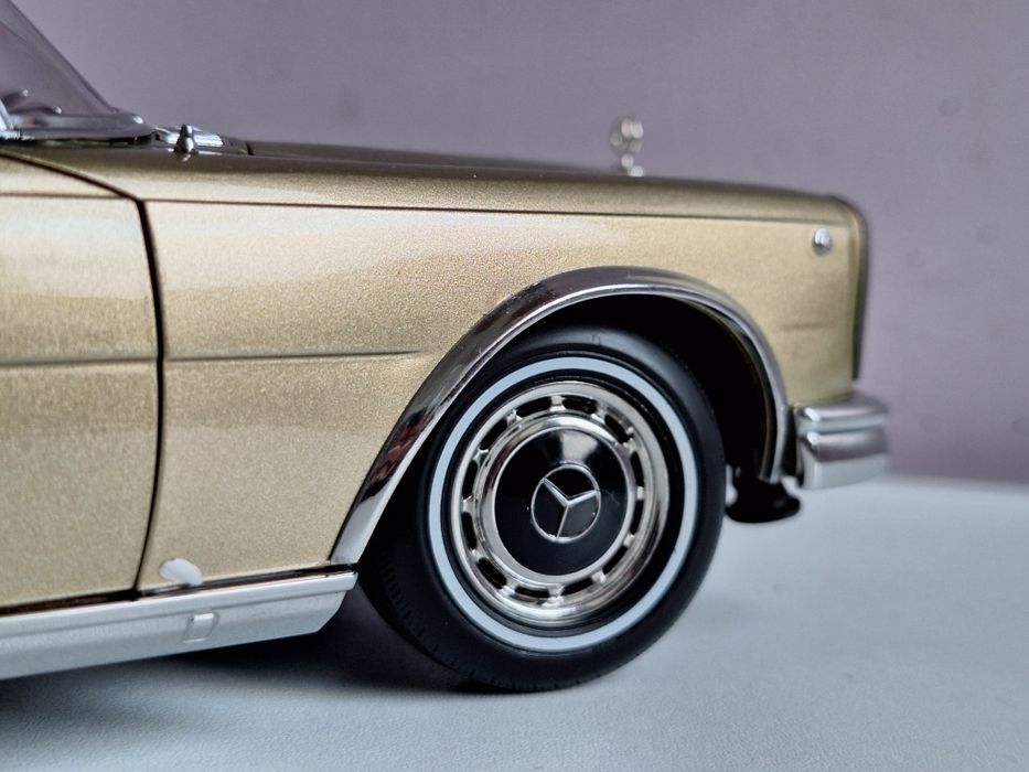 Mercedes S600 Pullman 1/18 Kengfai