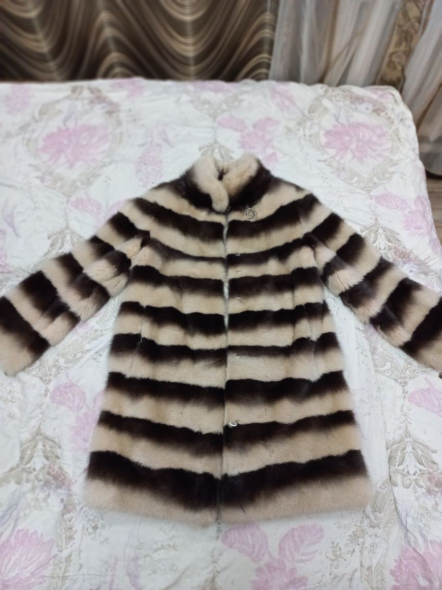 Продам шубу норковую