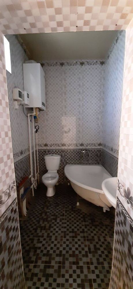 Uy sotiladi holati zor
