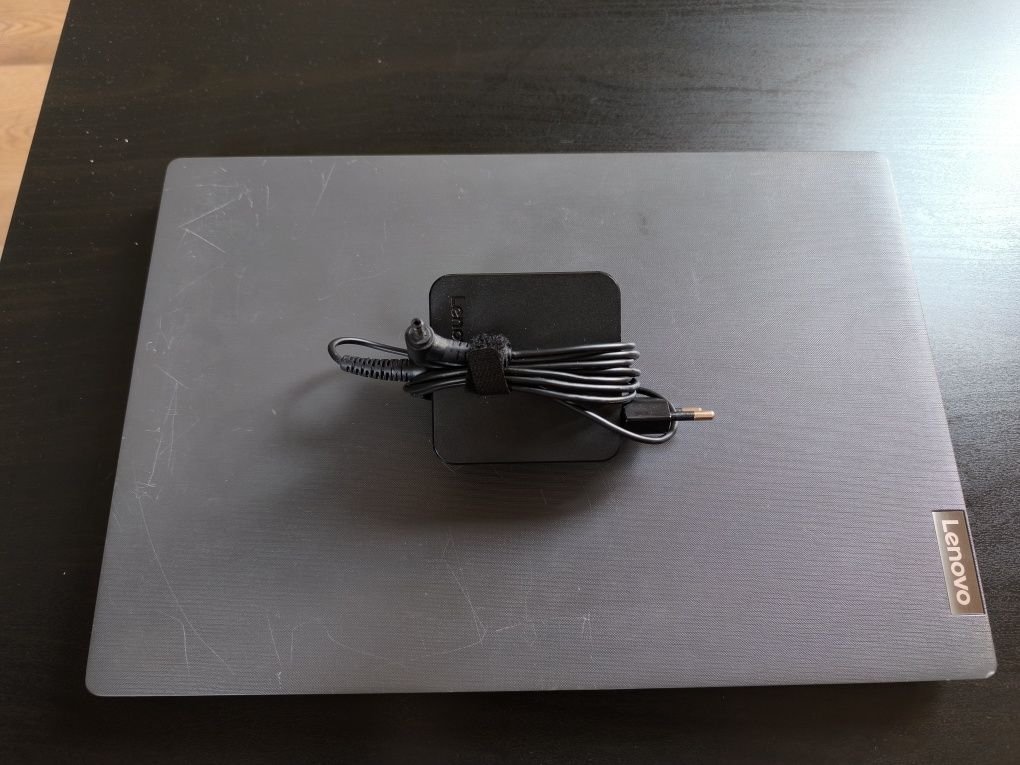 Laptop Lenovo V155-15API