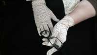 Плотные гипюровые перчатки