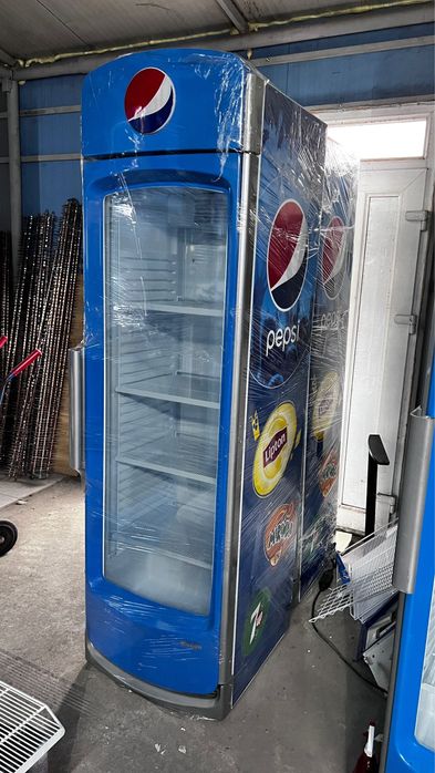 Vitrina frigorifica verticala cu led pentru racoritoare