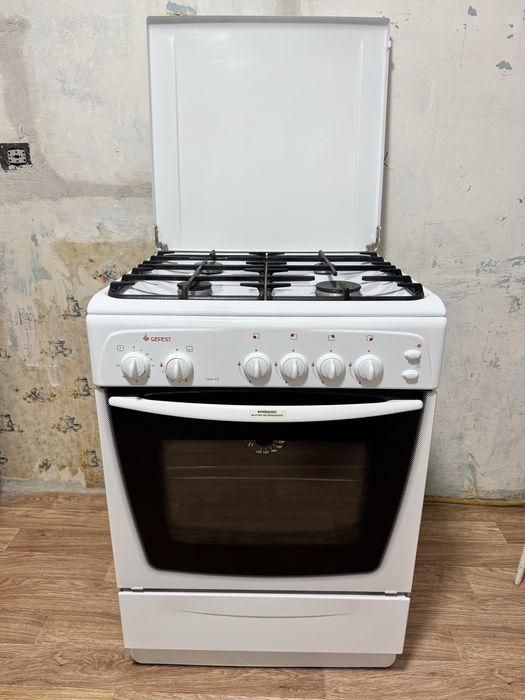 Продам газовую плиту gefest