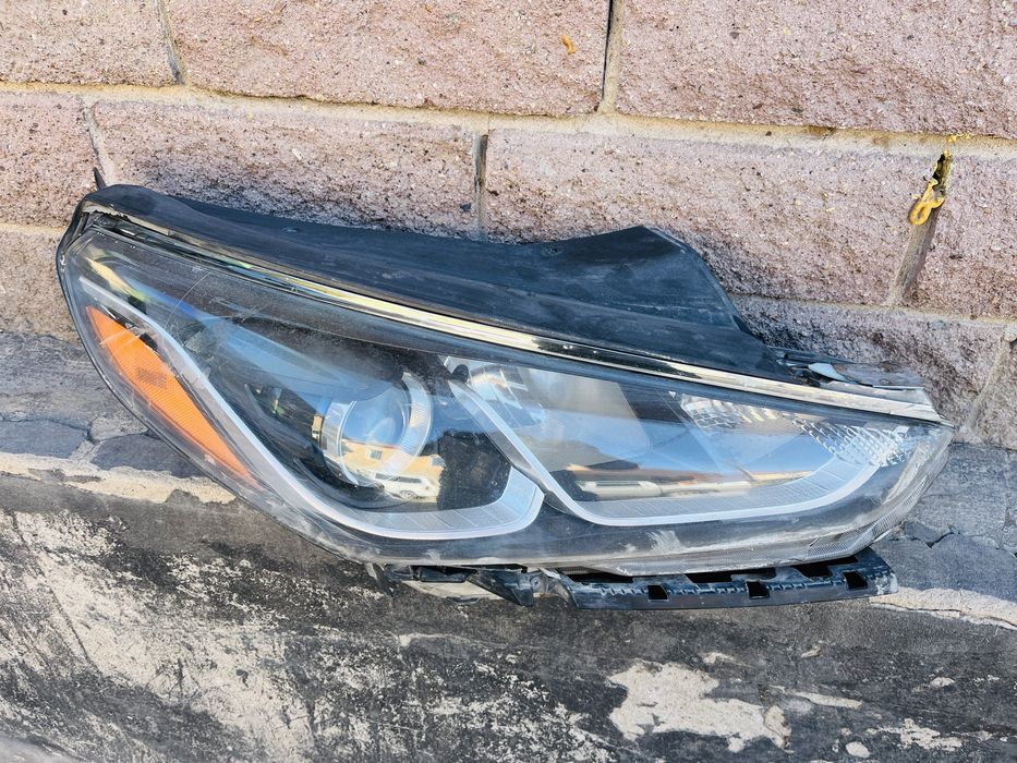 Продам фару Соната Америка Оригинал