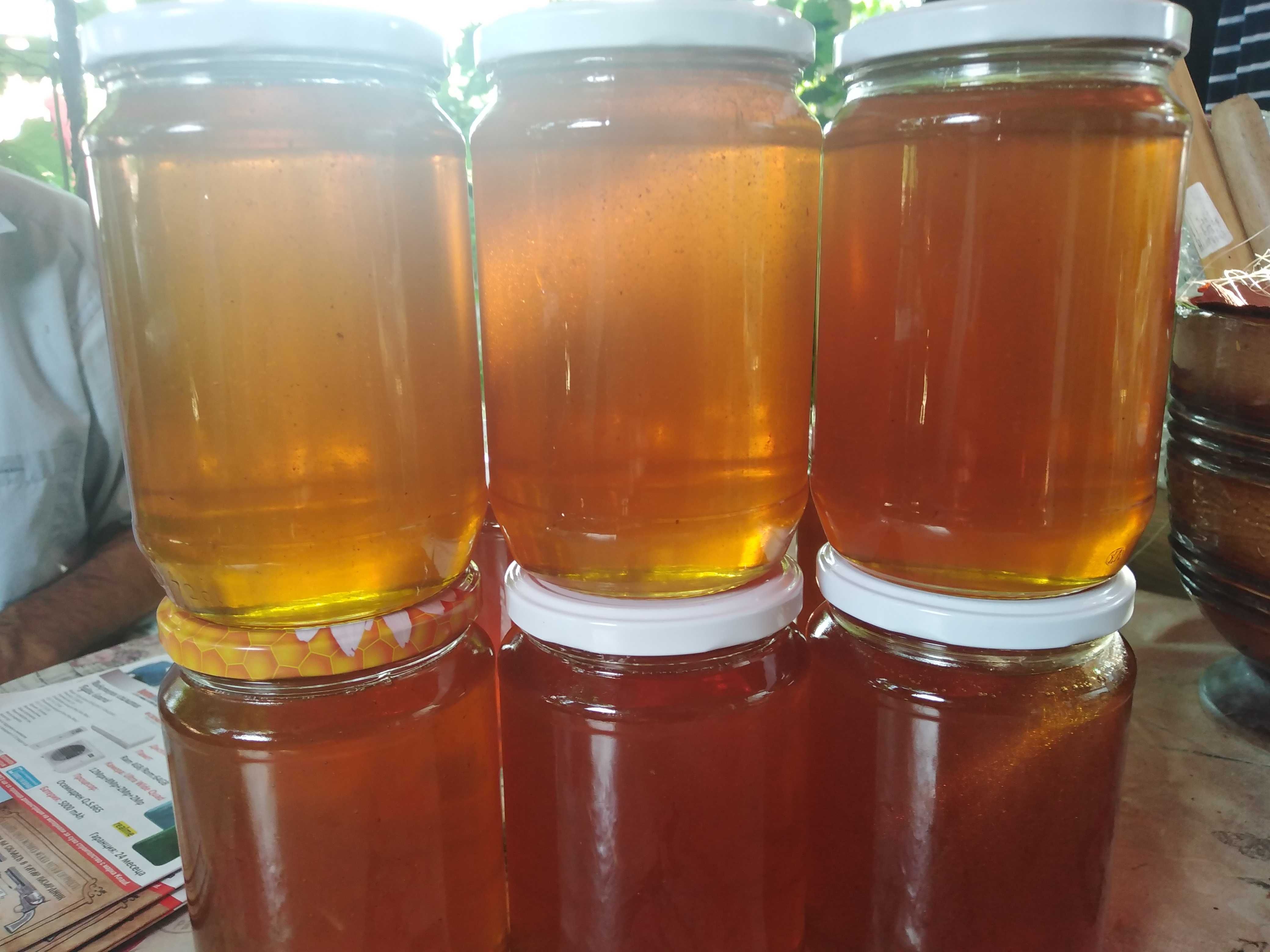 Продавам натурален пчелен мед с много труд произведен от моите пчели