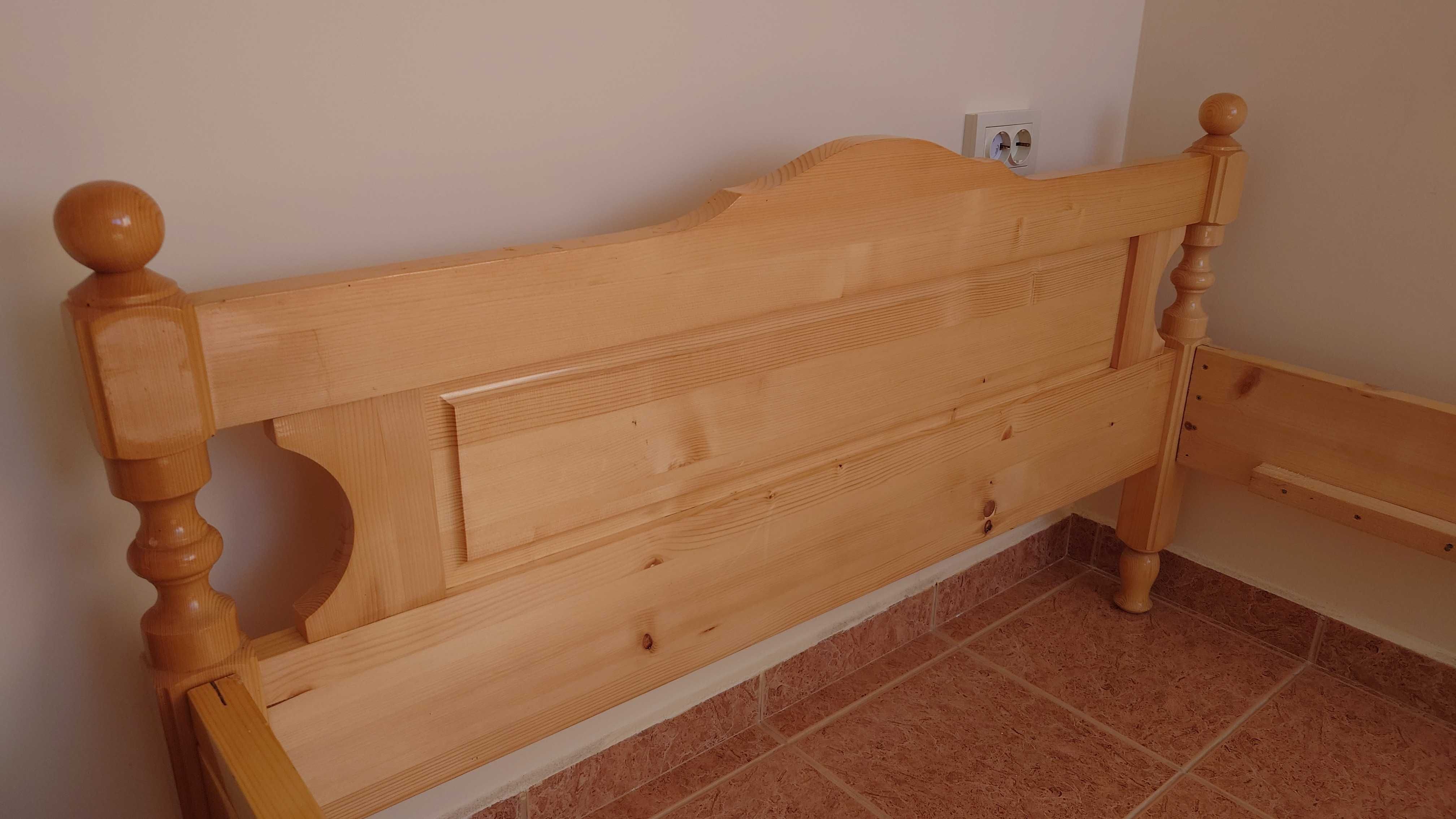 Дървено легло за еднолицев матрак