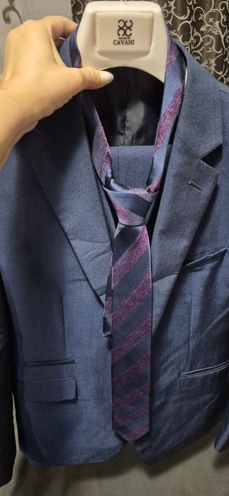 Costum bărbați Cavani 3 piese + cravată, nou, mărimea 40S / EU 50S