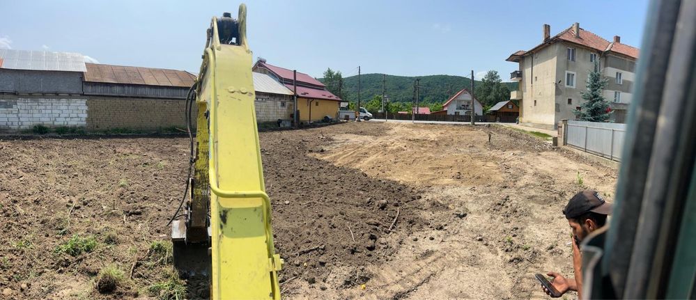 Teren de închiriat în centrul localității Helegiu, județul Bacău