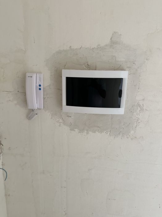 Продаётся квартира на 7 этаже 82,68м2 Урикзар Резиденс