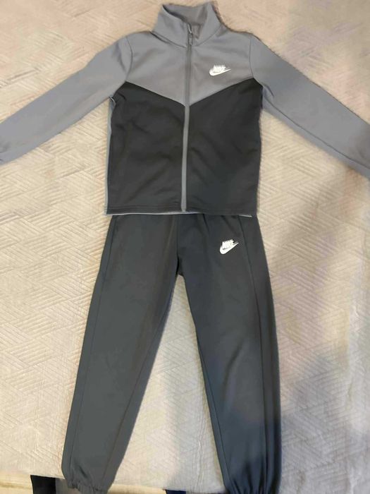 Nike - Спортен екип в цветен блок с цип, Сив, 137-147 CM