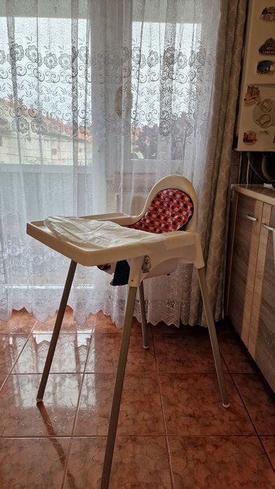 Scaun de masa inalt pentru bebelusi si copii
