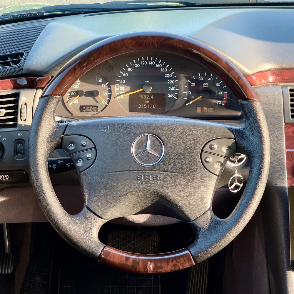 Mercedes Benz W210