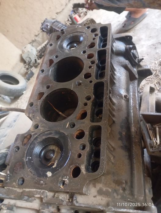 Ford fransit matori sotiladi