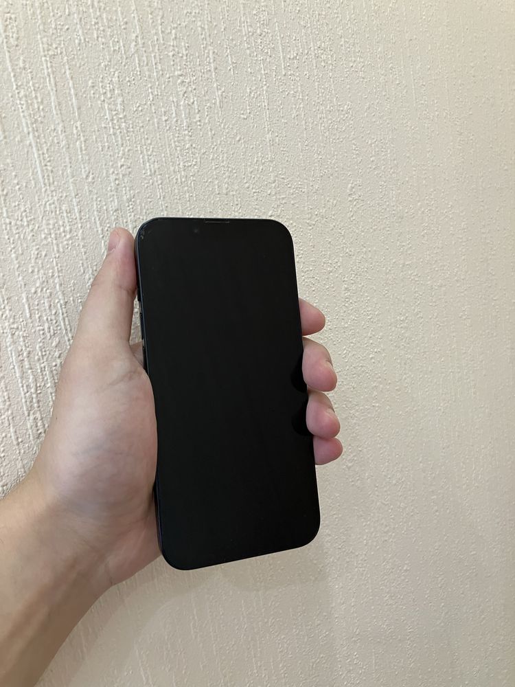 iPhone 14 128gb в черном цвете. Б/у