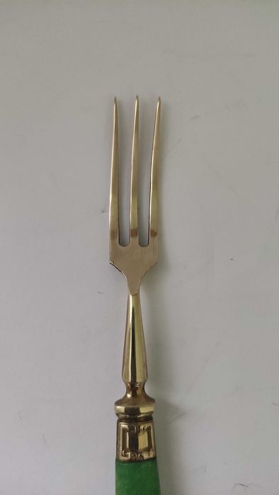 Десертни прибори от месинг с перленозелена бакелитова дръжка