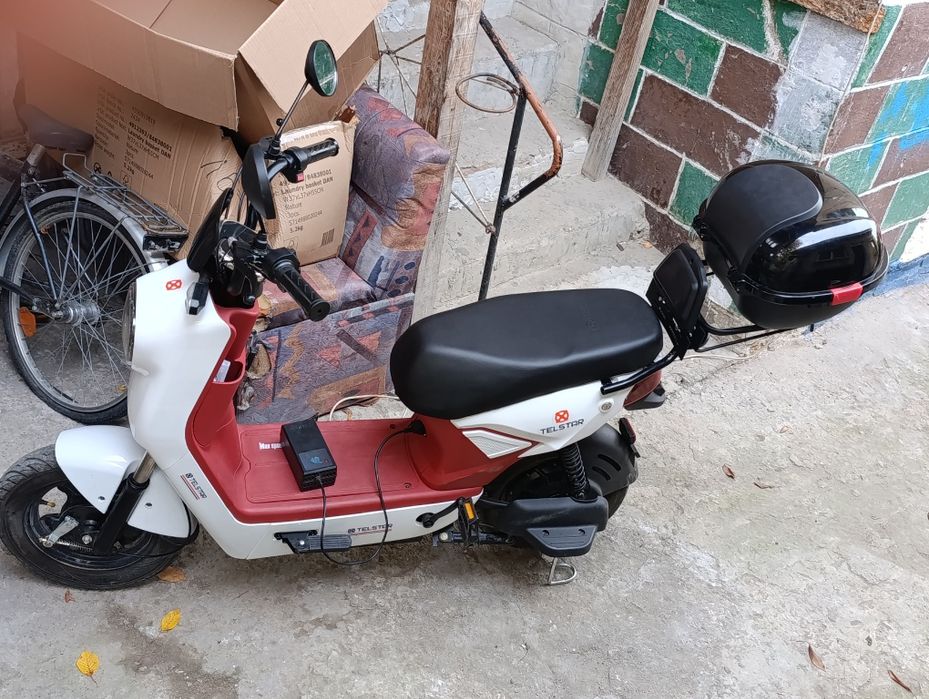 Елетрически скутер педалетка  бартер за айфон 16 про