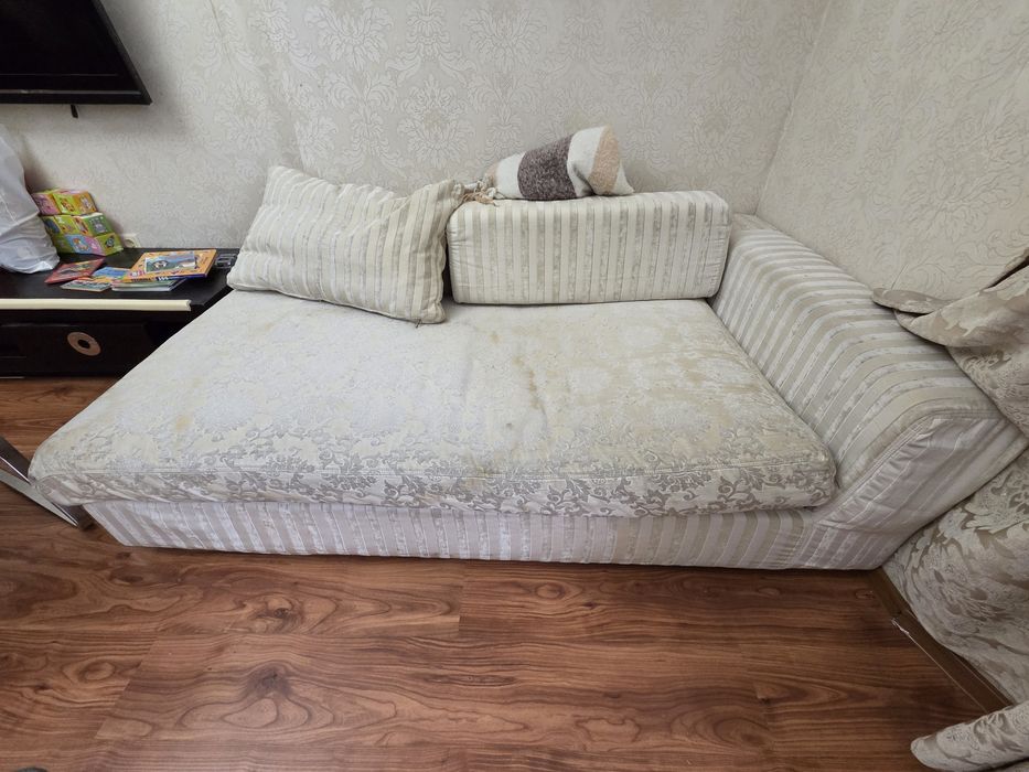 Продам диван из двух частей