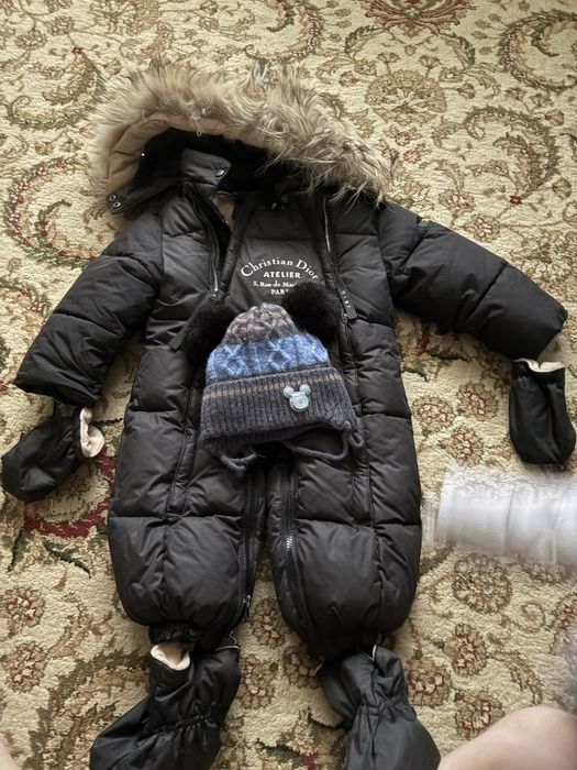 Продам комбинезон зима с шапочкой