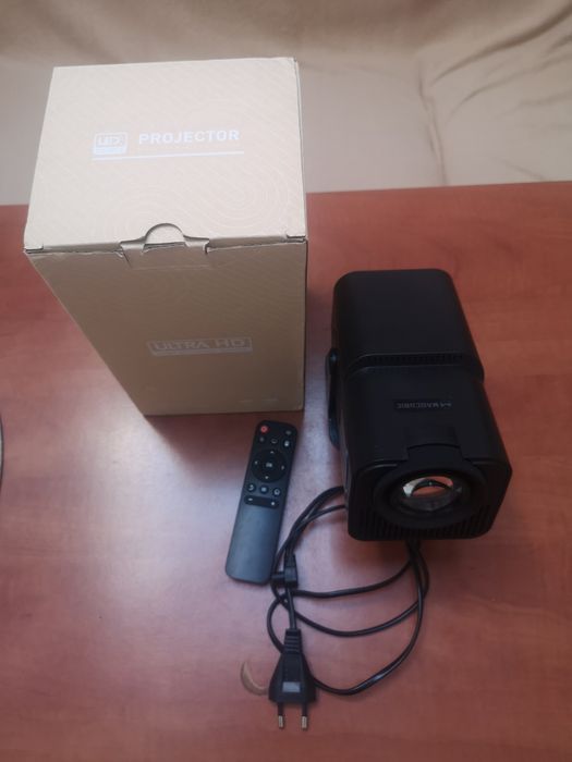 Proiector video Magcubic HY320