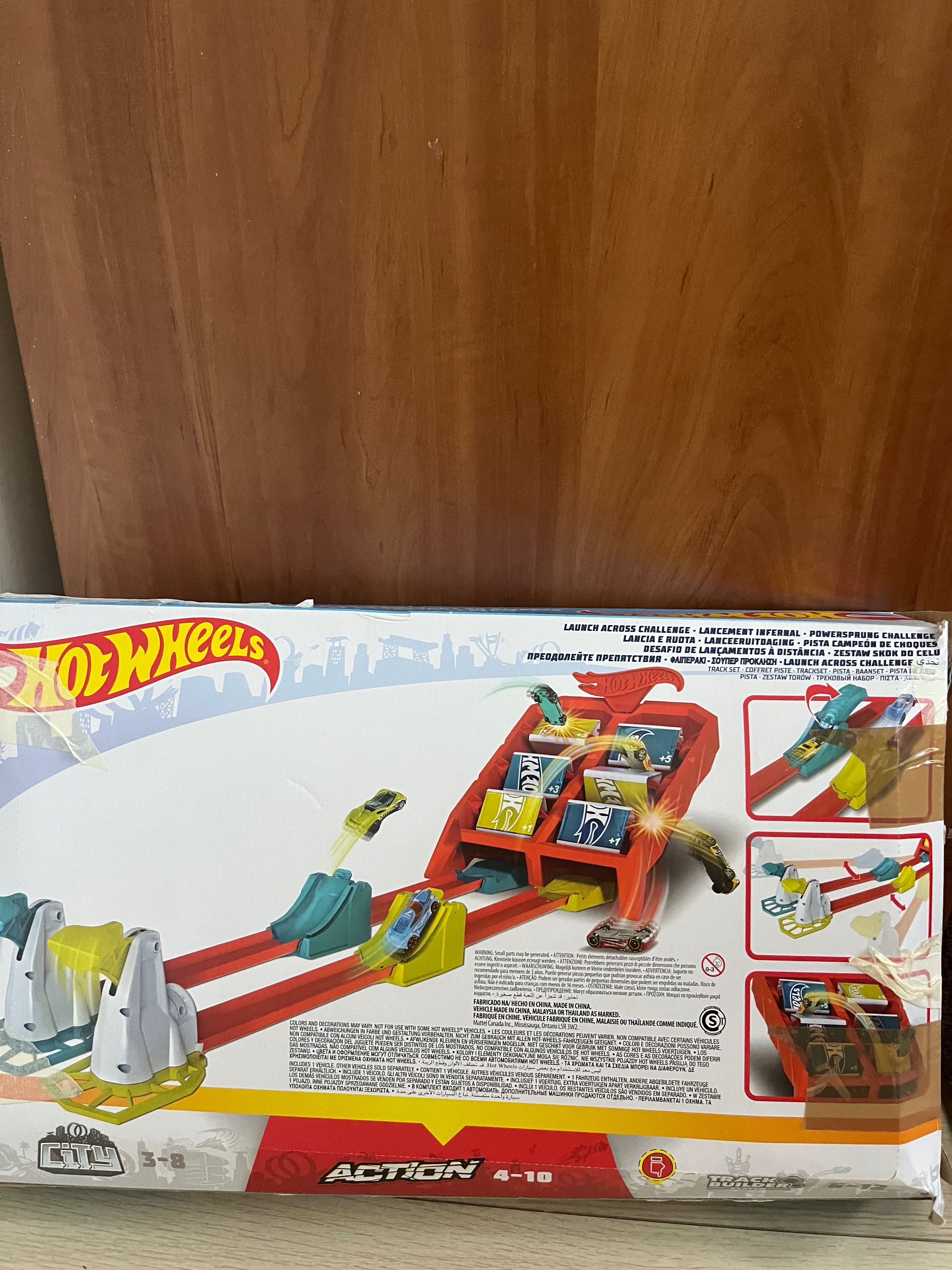 Hot wheels писта с колички