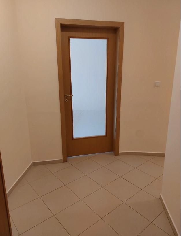 Тристаен апартамент под наем в ж.к. Белите брези, 2204658